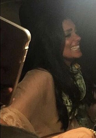 6D787F7C-3085-42CC-B4AA-D157DCE462CA