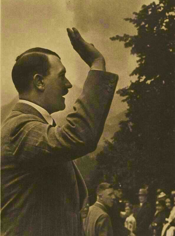 Hitler in seinen Bergen-05