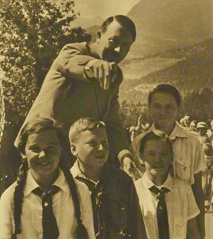 Hitler in seinen Bergen-14