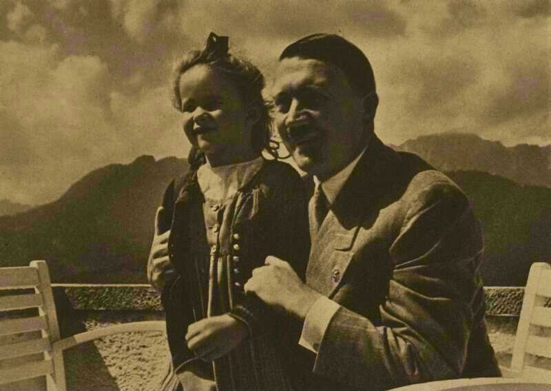 Hitler in seinen Bergen-15