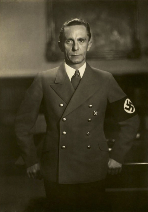 tumblr_mwslabgaNN1rmby1bo1_500